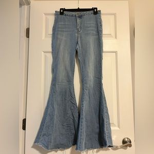 Forever 21 Lightwash Flare/Bell-Bottom Jeans Size 26
